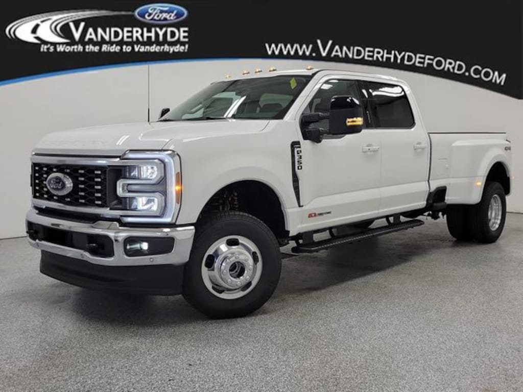 New 2026 Ford Super Duty F-350 DRW Lariat Truck