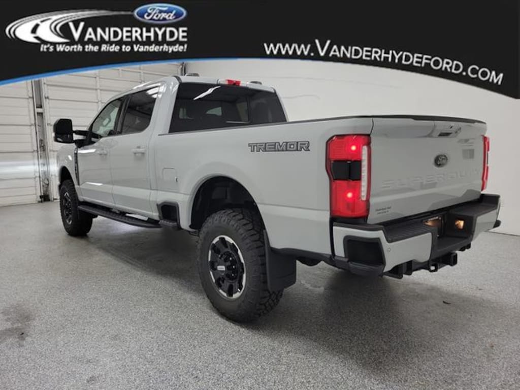 New 2026 Ford Super Duty F-250 SRW Lariat Truck