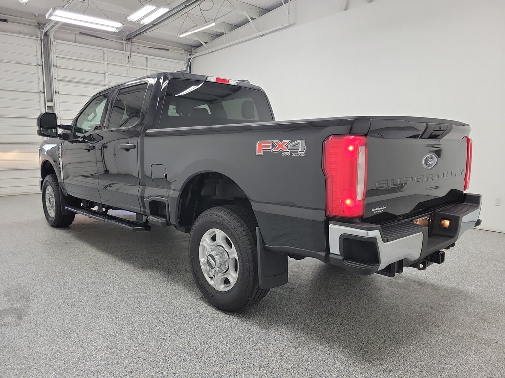 Used 2025 Ford Super Duty F-350 SRW Truck