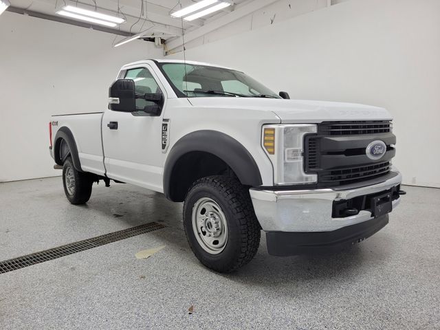 2019 Ford F-350 photo 2
