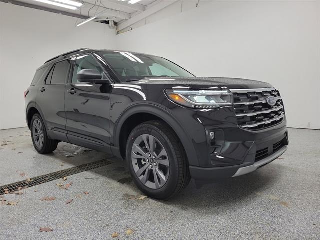 2026 Ford Explorer photo 2