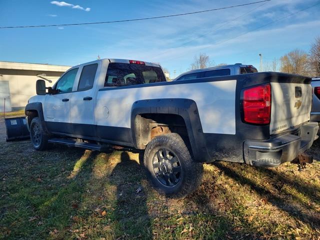 2015 Chevrolet Silverado 2500HD LT photo 2