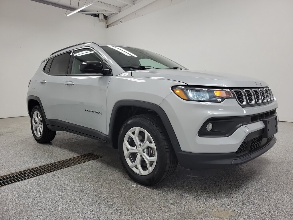 Used 2024 Jeep Compass Latitude Sport Utility