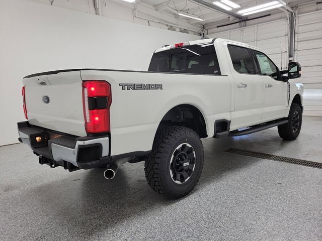 2025 Ford F-250 Lariat photo 3