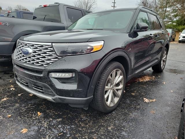 2023 Ford Explorer Platinum's photo