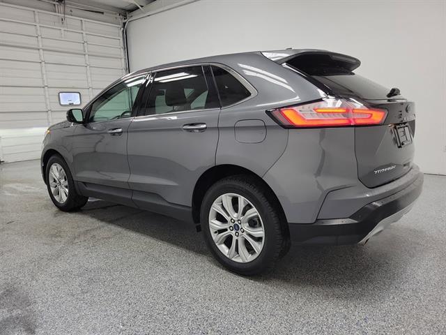 2021 Ford Edge Titanium photo 4