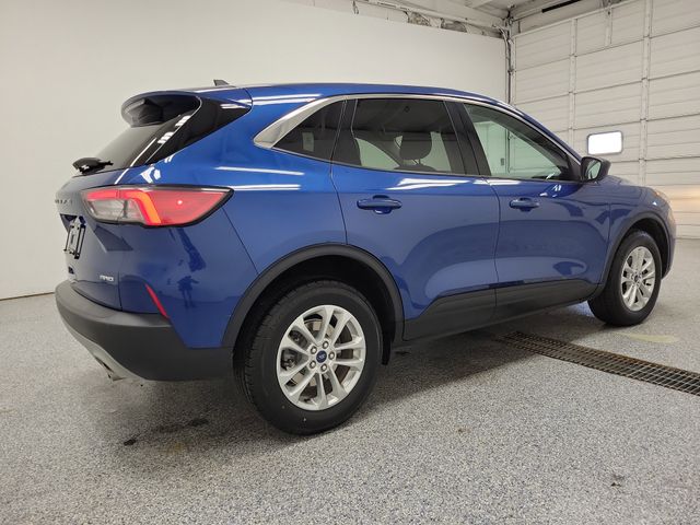 2022 Ford Escape SE photo 3