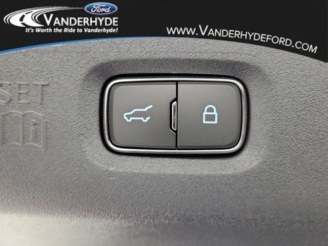 2025 Ford Expedition Active - Photo 11