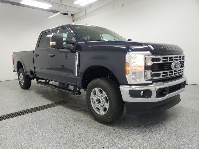2025 Ford F-350 photo 2