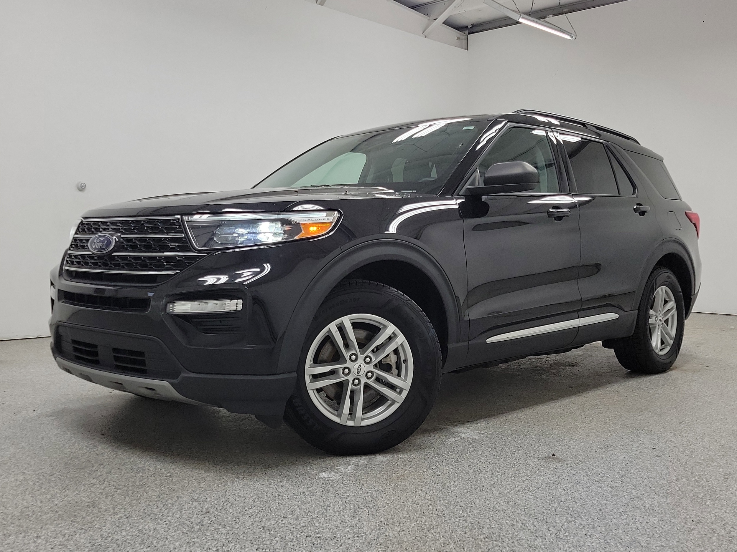 2021 Ford Explorer XLT 4WD's photo