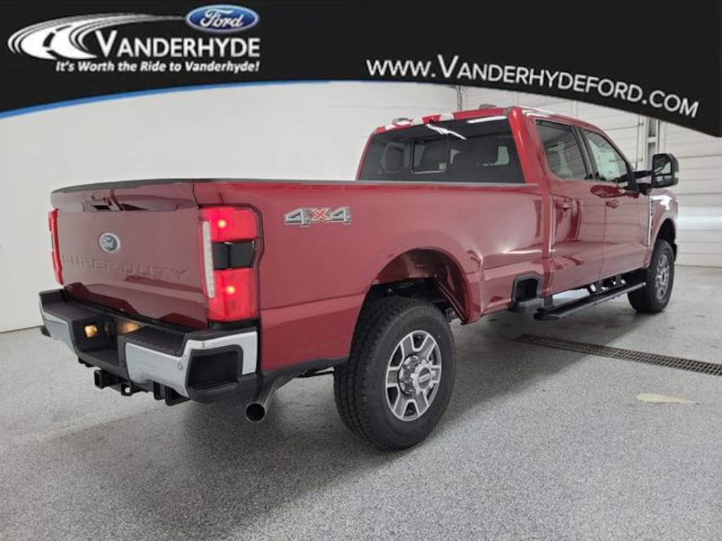 New 2026 Ford Super Duty F-350 SRW Lariat Truck