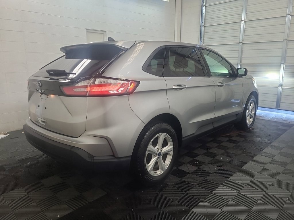 2021 Ford Edge SE photo 4
