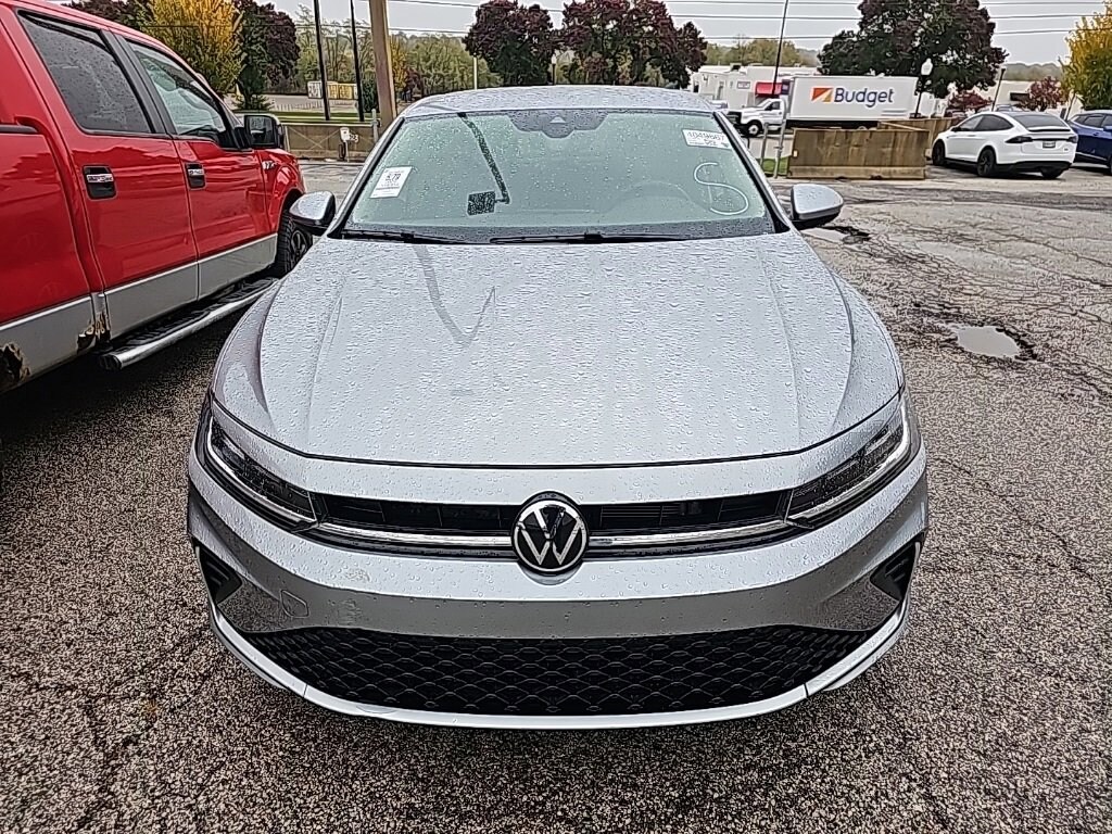 Used 2025 Volkswagen Jetta 1.5T SE Sedan