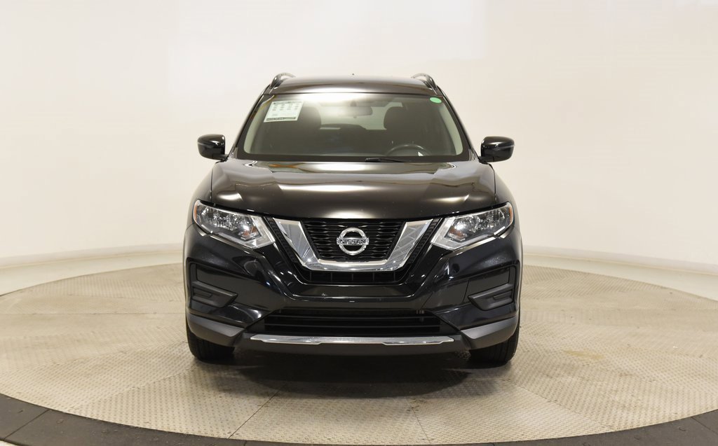 2017 Nissan Rogue SV photo 3