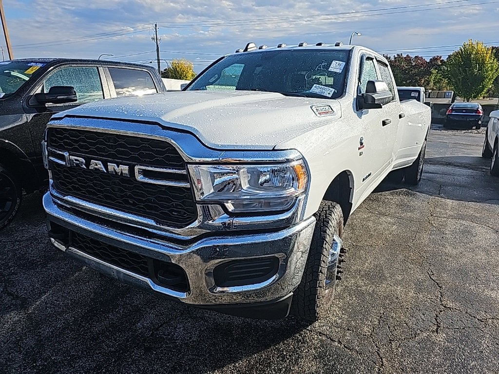2022 Ram 3500 Tradesman photo 3