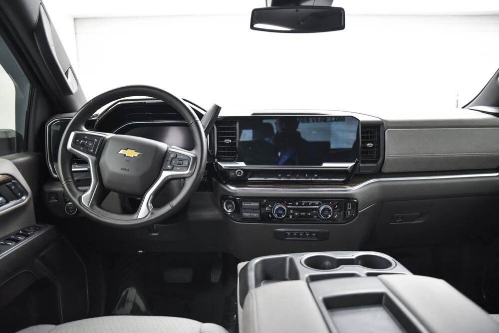 2024 Chevrolet Silverado 2500HD LT photo 4