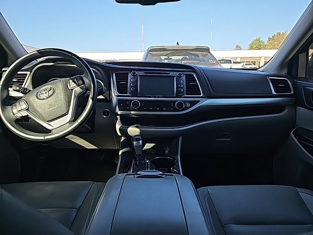 2016 Toyota Highlander XLE photo 3
