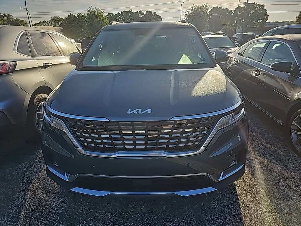 2022 Kia Carnival SX photo 2