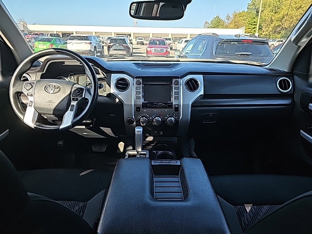 2018 Toyota Tundra SR5 photo 2