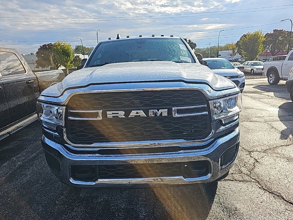 2022 Ram 3500 Tradesman photo 2