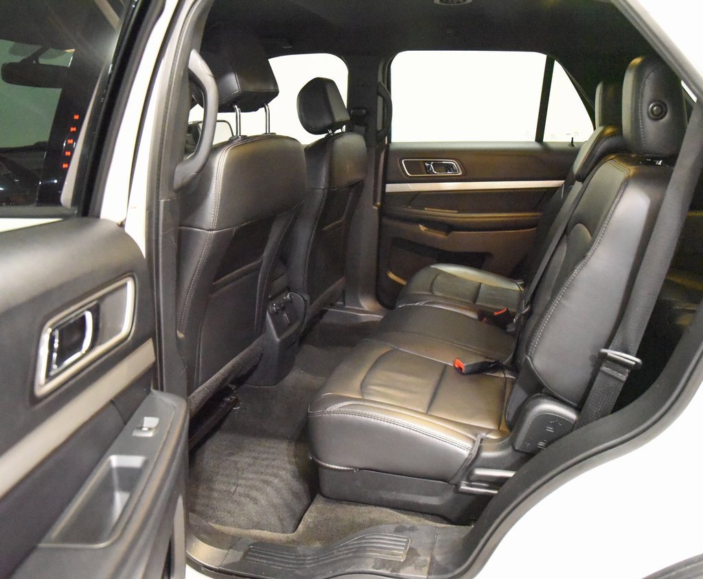 2017 Ford Explorer XLT photo 2