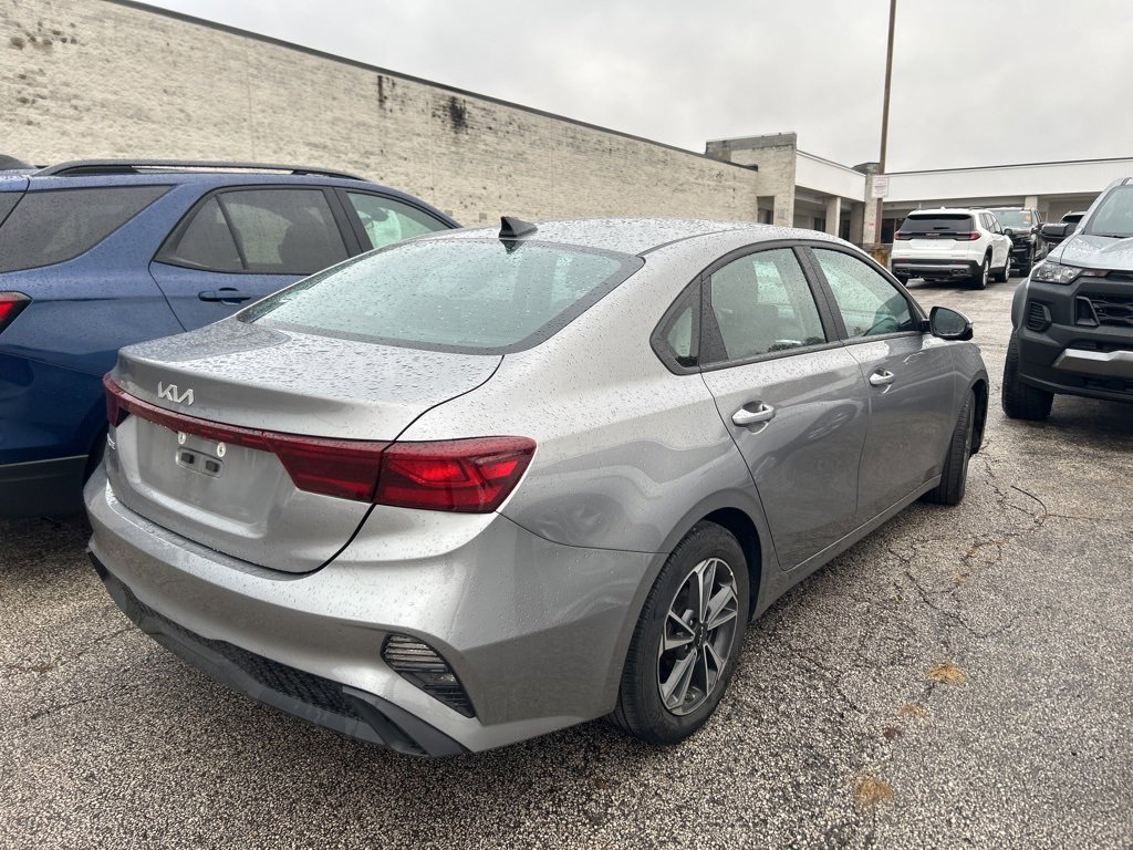 2023 Kia Forte LXS photo 4