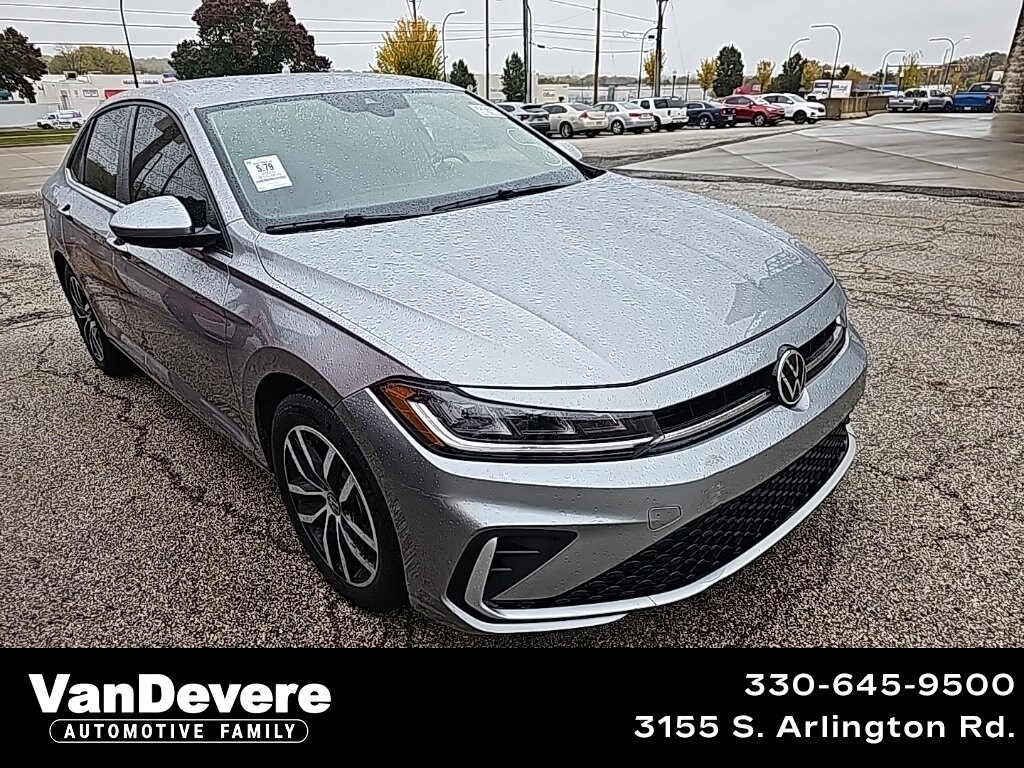 Used 2025 Volkswagen Jetta 1.5T SE Sedan