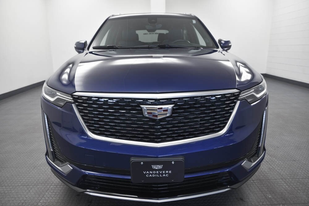2023 Cadillac XT6 Premium Luxury photo 2