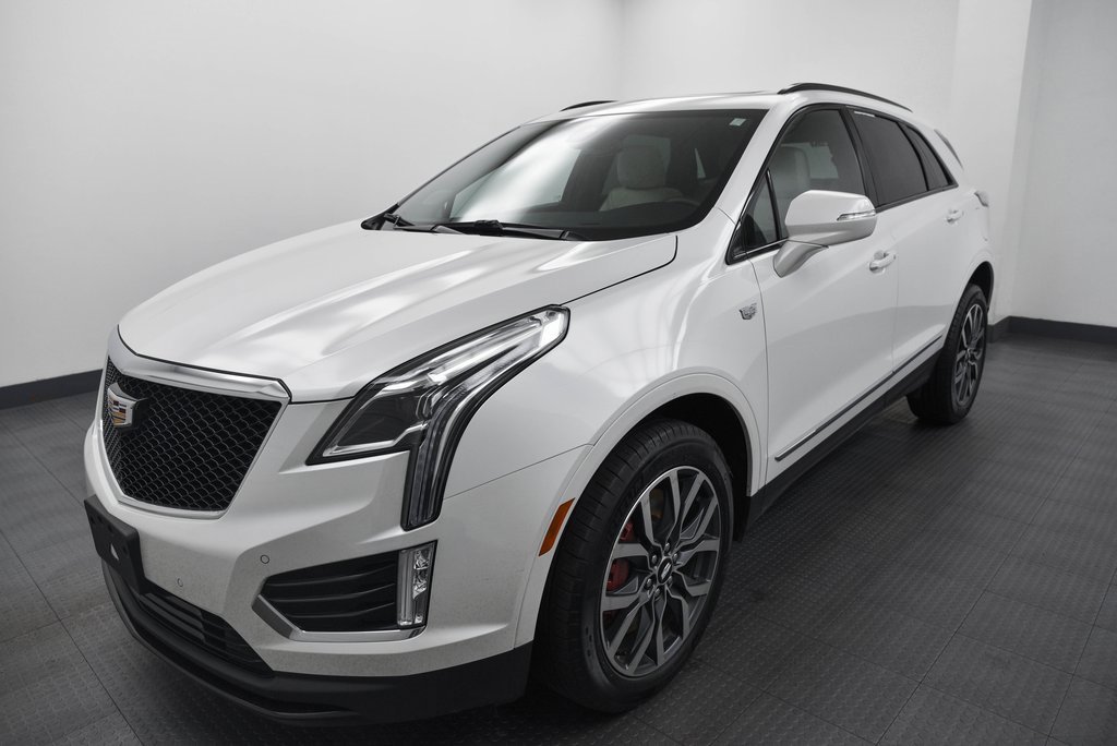 2023 Cadillac XT5 Sport photo 2