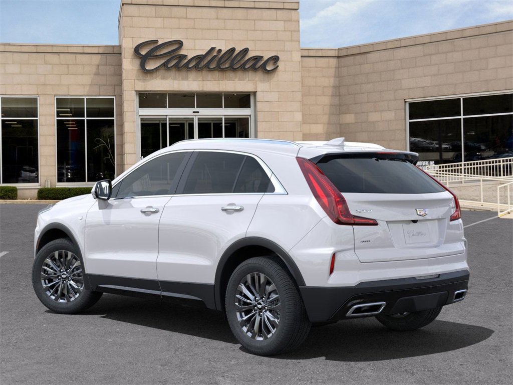 2025 Cadillac XT4 Premium Luxury photo 3