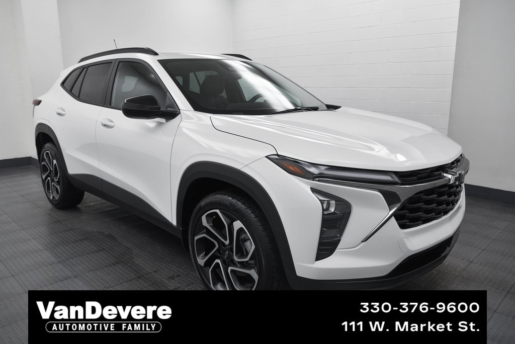 2025 Chevrolet Trax RS's photo