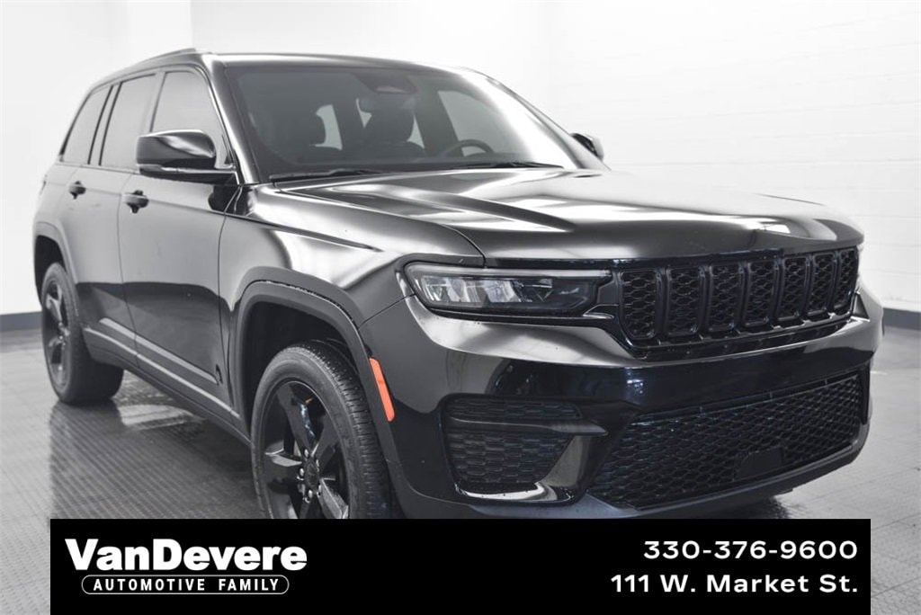 2023 Jeep Grand Cherokee Altitude's photo