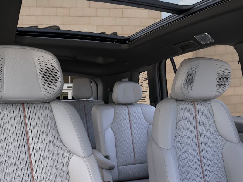 2026 Cadillac VISTIQ Luxury - Photo 24