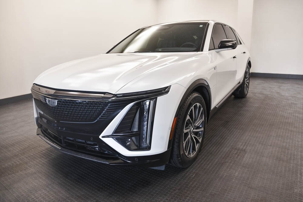 2024 Cadillac Lyriq Sport photo 3