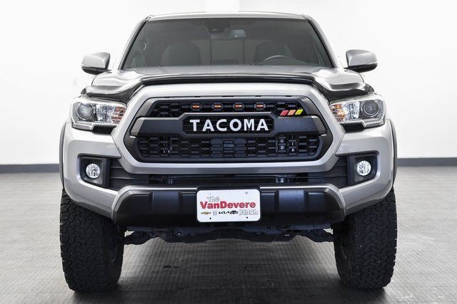 Used 2018 Toyota Tacoma TRD Off Road with VIN 5TFCZ5AN4JX135856 for sale in AKRON, OH