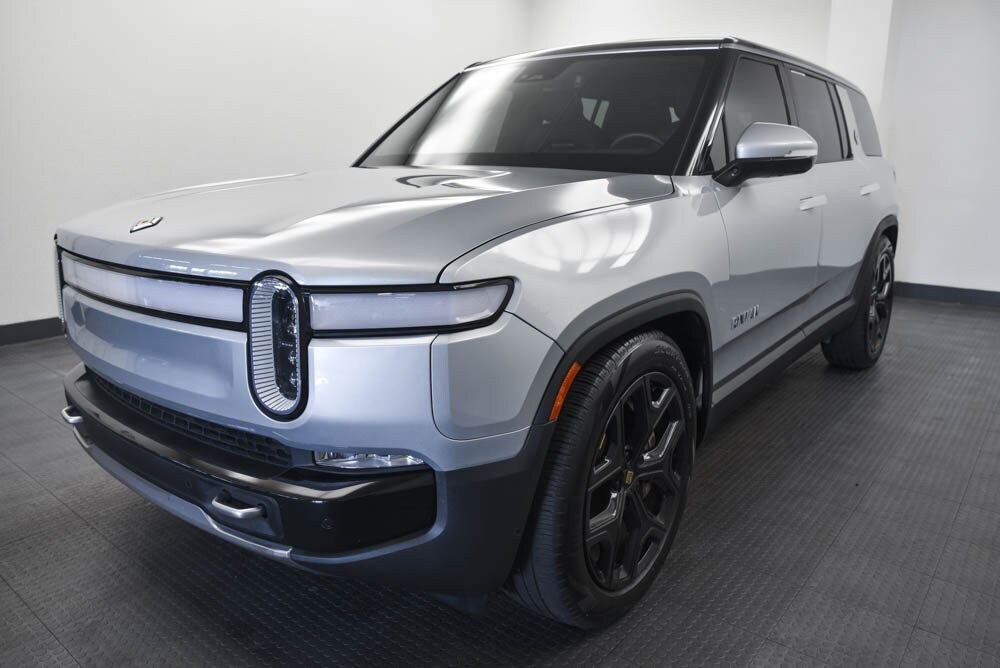 2024 Rivian R1S Adventure photo 3