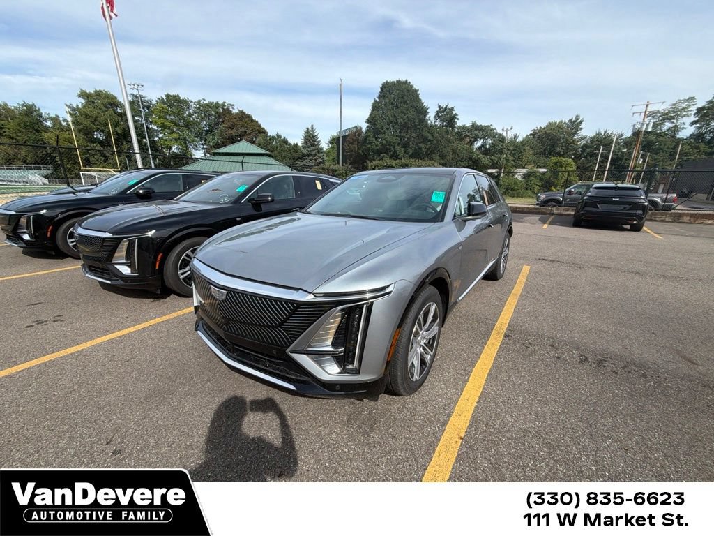 Used 2024 Cadillac LYRIQ Luxury 1 with VIN 1GYKPPRL2RZ107581 for sale in Akron, OH