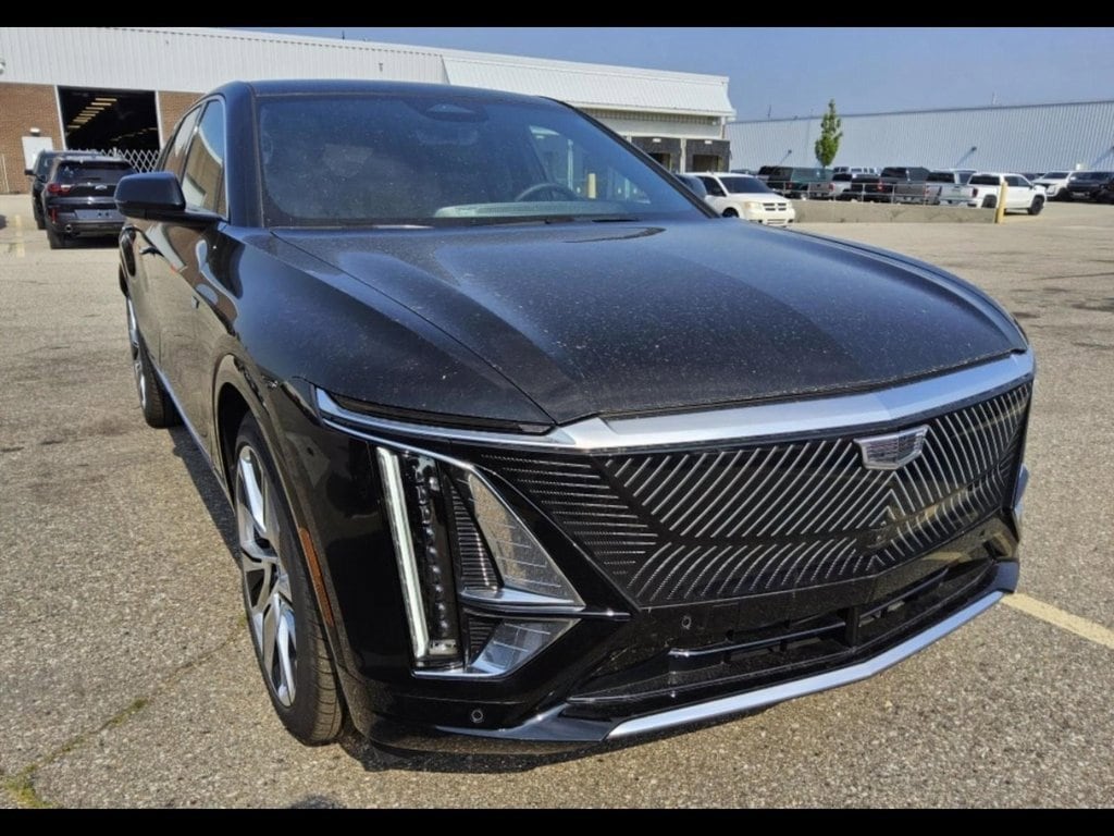 Used 2024 Cadillac LYRIQ Luxury 3 with VIN 1GYKPSRL2RZ137120 for sale in AKRON, OH