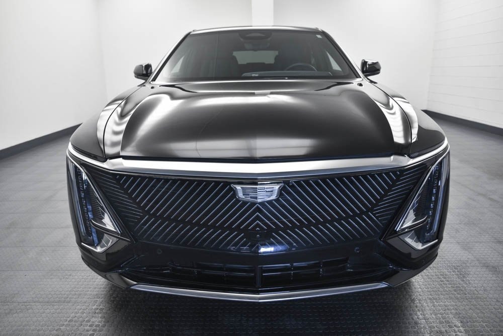 Used 2024 Cadillac LYRIQ Luxury 3 with VIN 1GYKPSRL2RZ137120 for sale in AKRON, OH