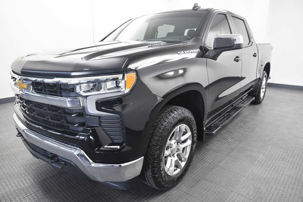 2024 Chevrolet Silverado 1500 LT Texas Edition photo 3