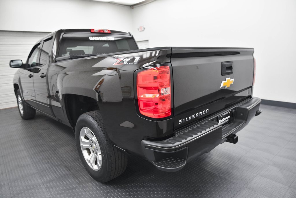 2018 Chevrolet Silverado 1500 LT photo 3