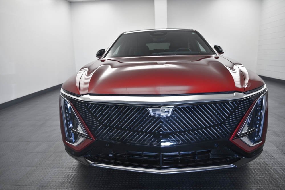 Certified 2024 Cadillac LYRIQ Luxury 3 with VIN 1GYKPSRLXRZ138273 for sale in Akron, OH