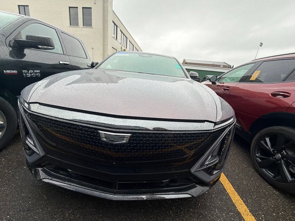 Used 2024 Cadillac LYRIQ Sport 2 with VIN 1GYKPVRL8RZ134918 for sale in Akron, OH