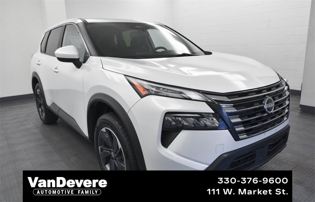 2024 Nissan Rogue SV's photo