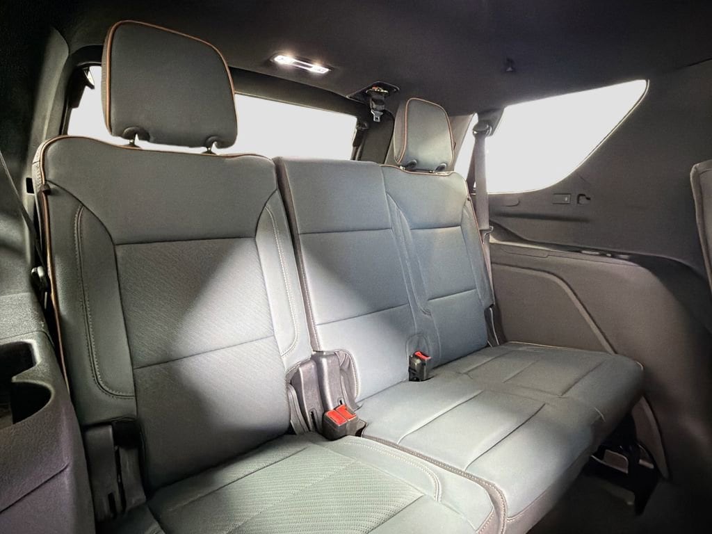2025 GMC Yukon AT4 - Photo 30
