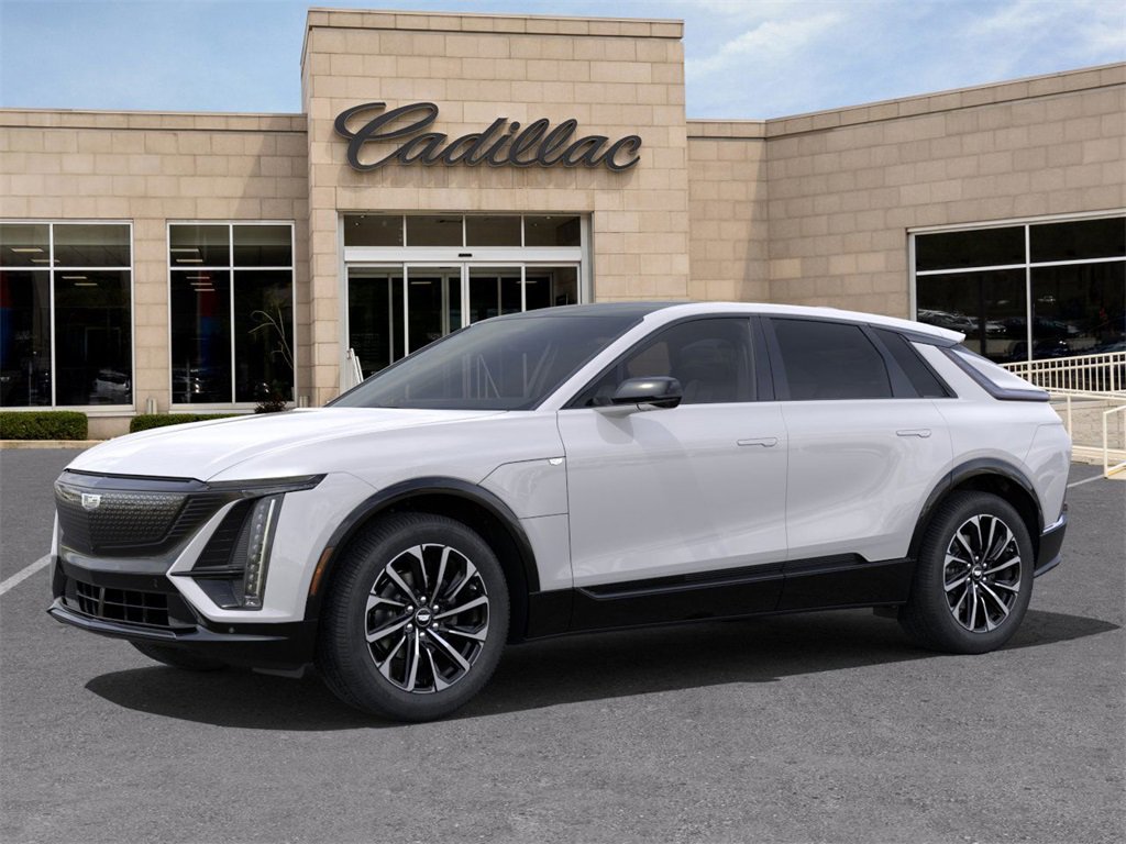2025 Cadillac Lyriq Sport photo 2