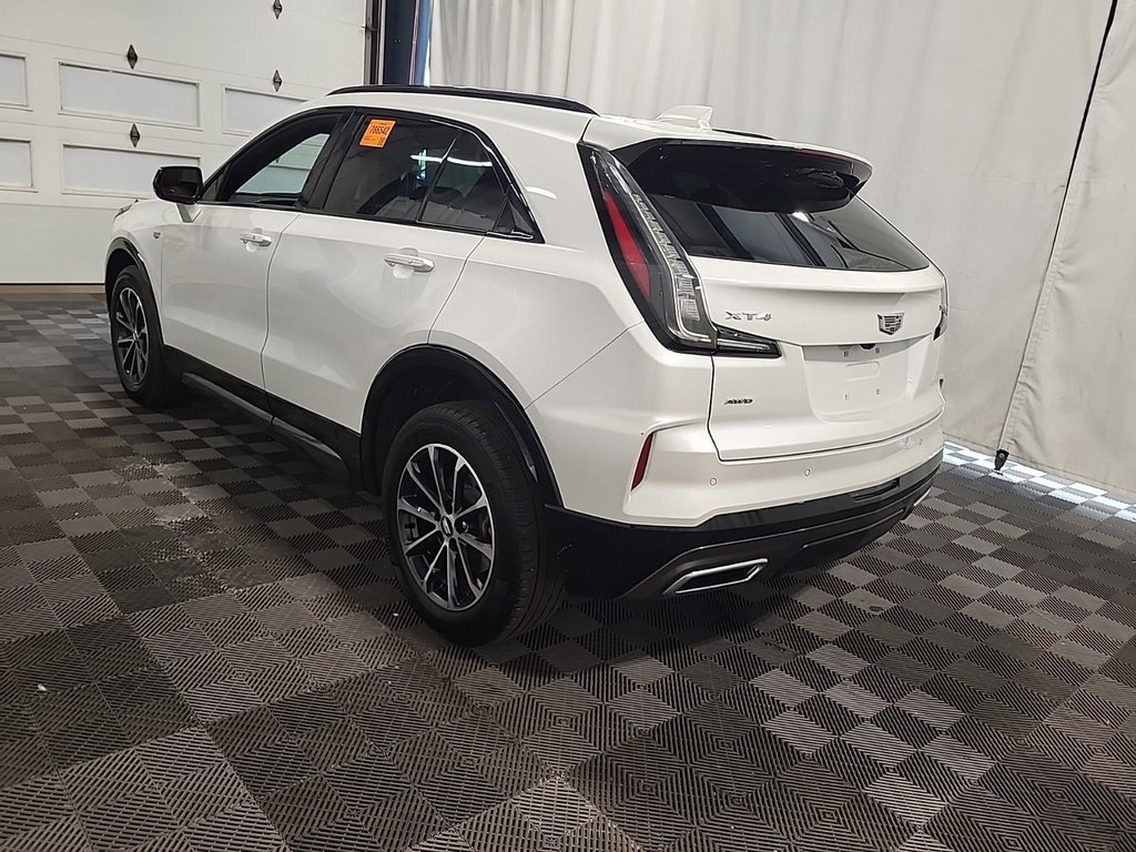 2024 Cadillac XT4 Sport photo 2