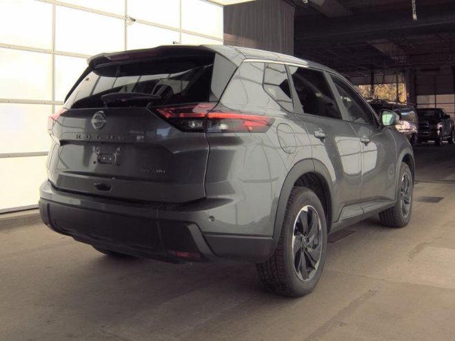 2024 Nissan Rogue SV photo 3