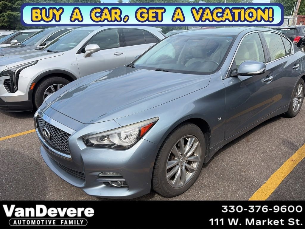 2015 INFINITI Q50 Premium AWD's photo