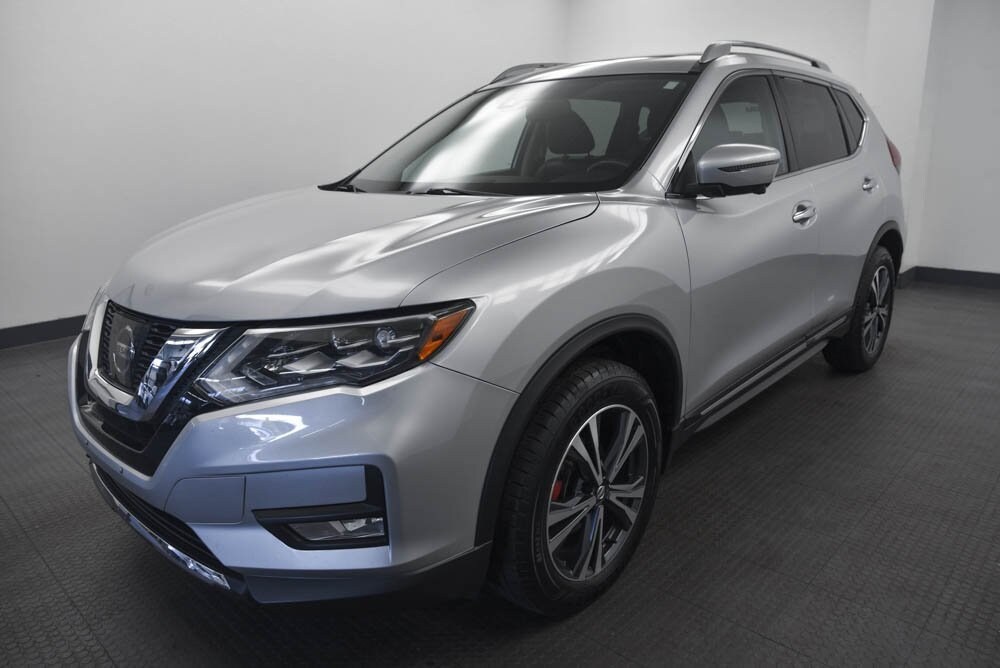 2017 Nissan Rogue SL photo 3